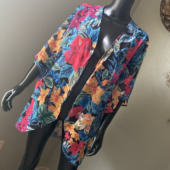 Tops - Beautiful Floral Sheer Kimono Cardigan Cover Up